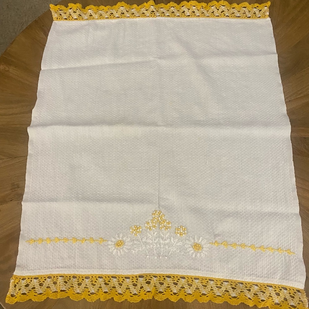 Dainty Vintage Kitchen Towel White and Yellow Lace & Embroidered Flowers